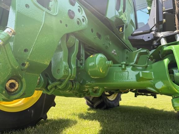 Image of John Deere 6120M equipment image 2