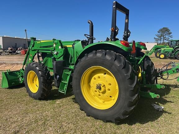 Image of John Deere 6120M equipment image 3