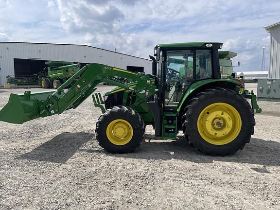 Image of John Deere 6120M equipment image 2