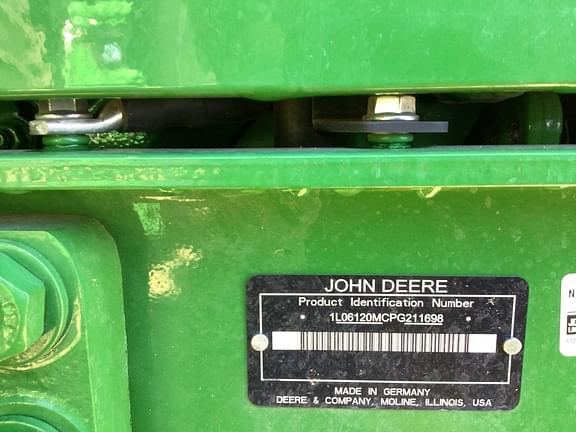 Image of John Deere 6120M equipment image 2