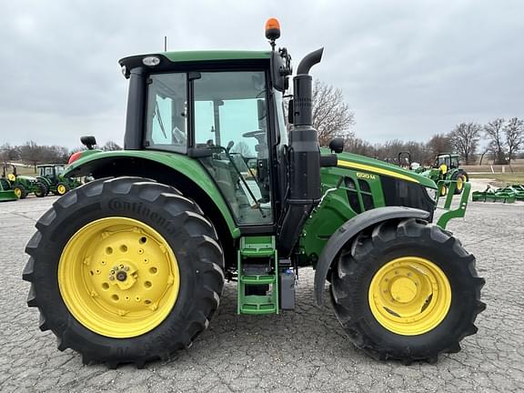 Image of John Deere 6120M equipment image 4