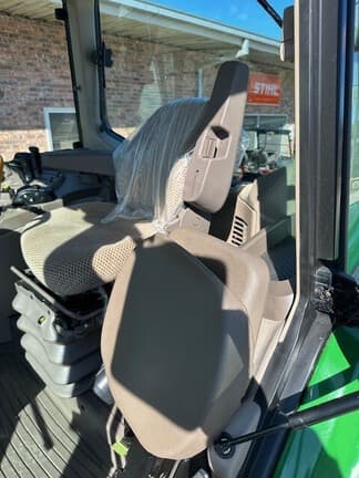 Image of John Deere 6120M equipment image 2