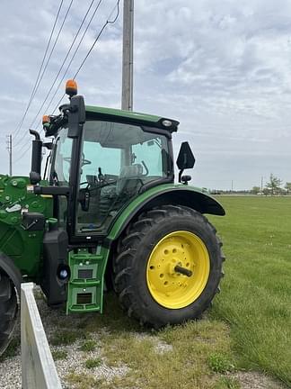 Image of John Deere 6120R equipment image 1