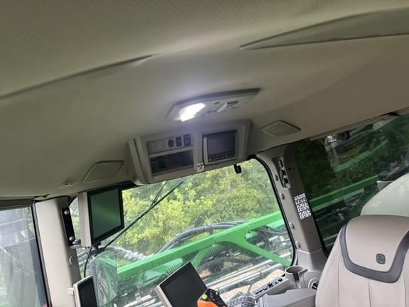 Image of John Deere 612R equipment image 4