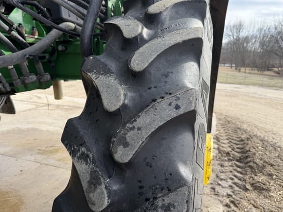 Image of John Deere 612R equipment image 4