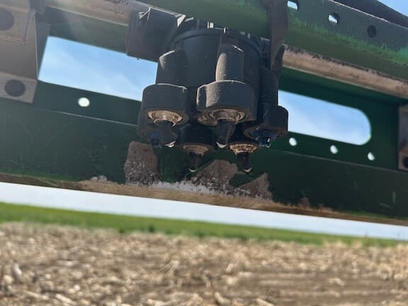 Image of John Deere 612R equipment image 4