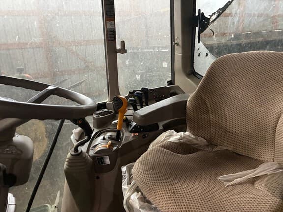 Image of John Deere 6130M equipment image 4