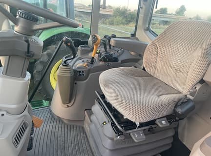 Image of John Deere 6130M equipment image 4