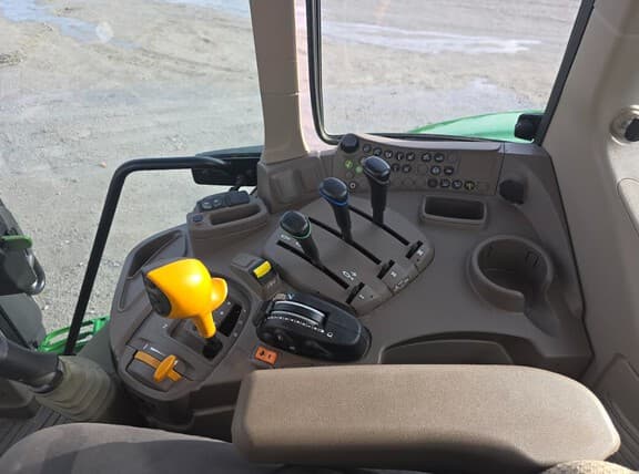 Image of John Deere 6130M equipment image 2