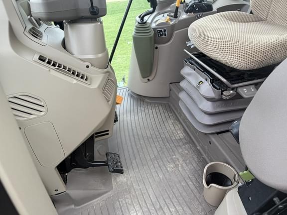Image of John Deere 6130M equipment image 1