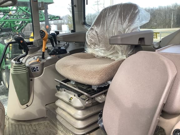 Image of John Deere 6130M equipment image 2