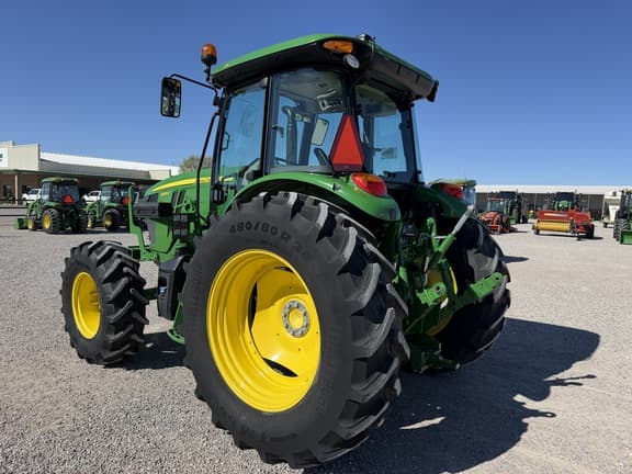 Image of John Deere 6135E equipment image 2