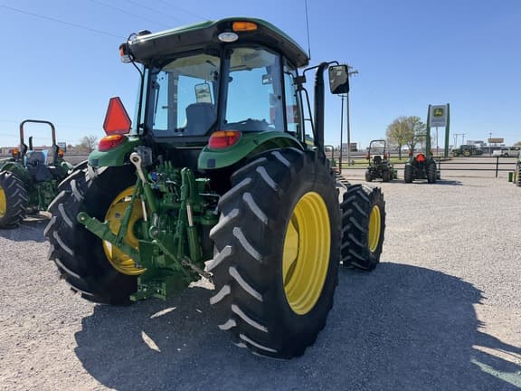 Image of John Deere 6135E equipment image 4