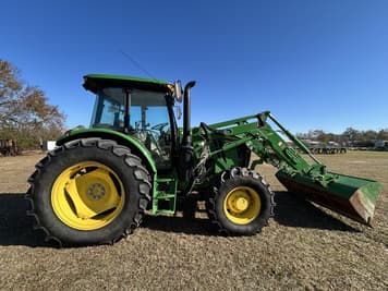 Main image John Deere 6135E