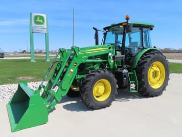 Main image John Deere 6135E