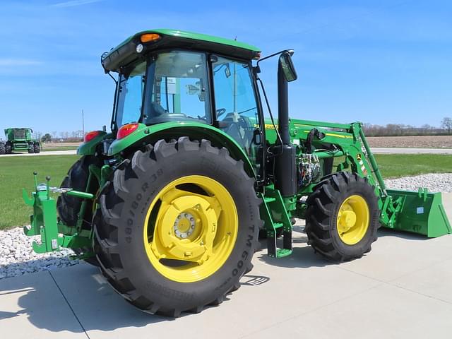Image of John Deere 6135E equipment image 2