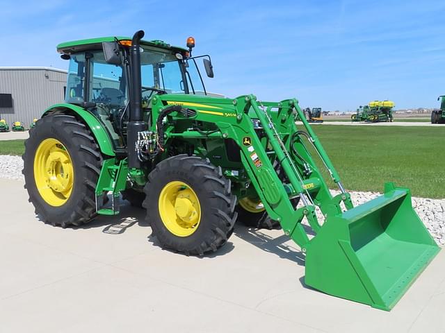 Image of John Deere 6135E equipment image 1