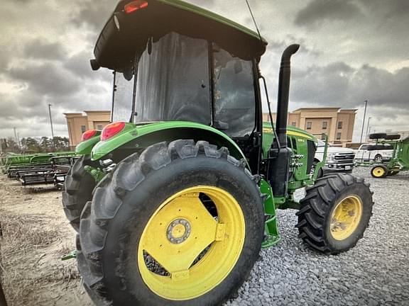 Image of John Deere 6135E equipment image 2