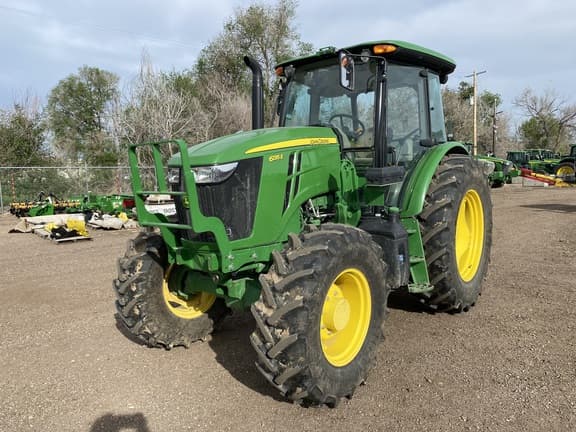 Image of John Deere 6135E equipment image 1