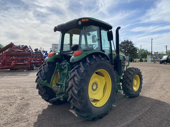 Image of John Deere 6135E equipment image 4