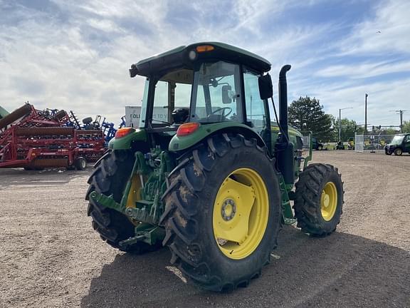 Image of John Deere 6135E equipment image 3