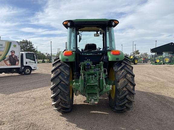 Image of John Deere 6135E equipment image 4