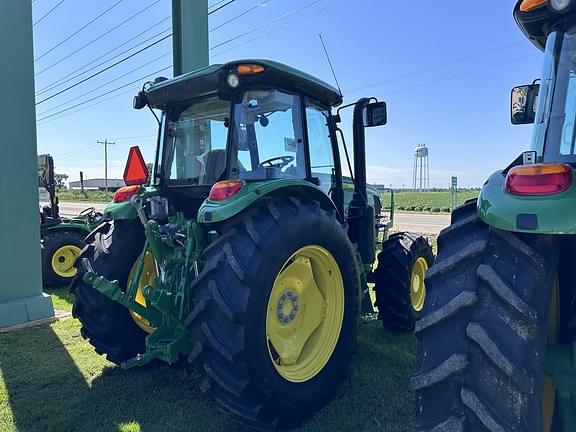 Image of John Deere 6135E equipment image 3