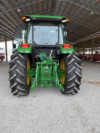 Image of John Deere 6135E equipment image 2
