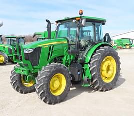 Main image John Deere 6135E 1