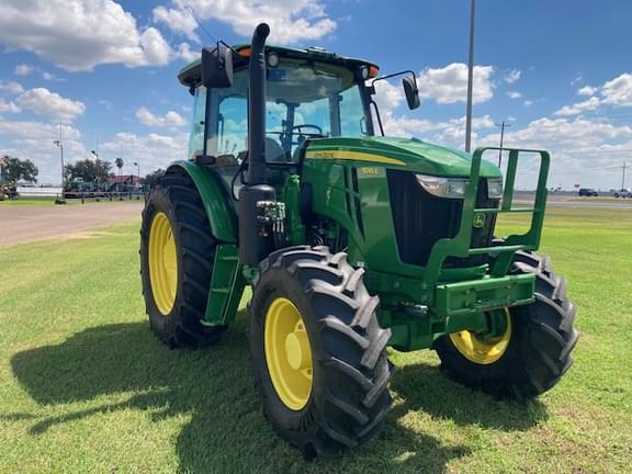 Image of John Deere 6135E equipment image 3