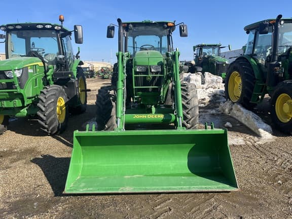 Image of John Deere 6135E equipment image 1