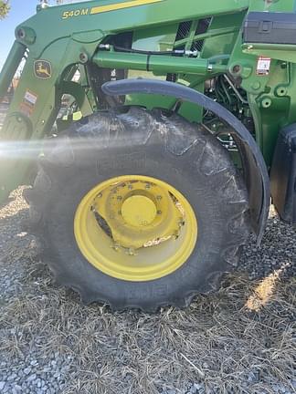 Image of John Deere 6135E equipment image 3