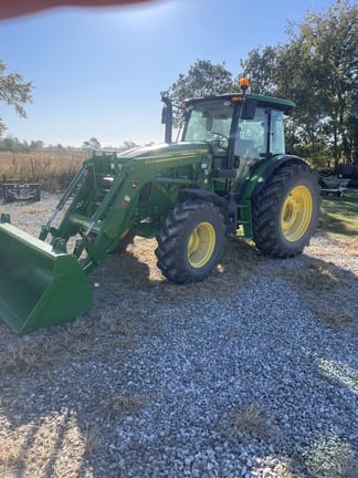 Main image John Deere 6135E