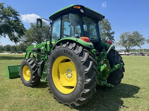 Image of John Deere 6135E equipment image 2