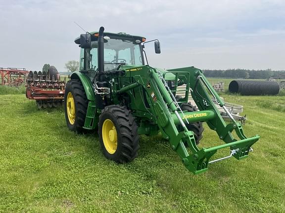 Image of John Deere 6135E equipment image 3