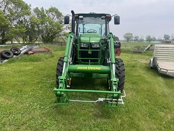 Image of John Deere 6135E equipment image 1