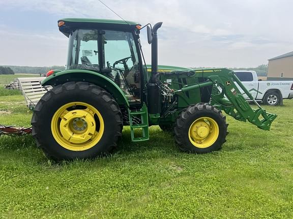 Image of John Deere 6135E equipment image 4