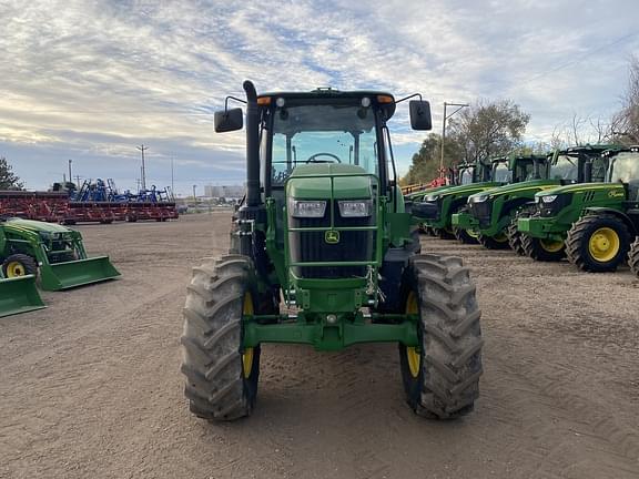 Image of John Deere 6135E equipment image 4