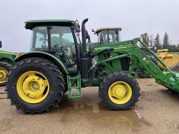 Image of John Deere 6135E equipment image 2