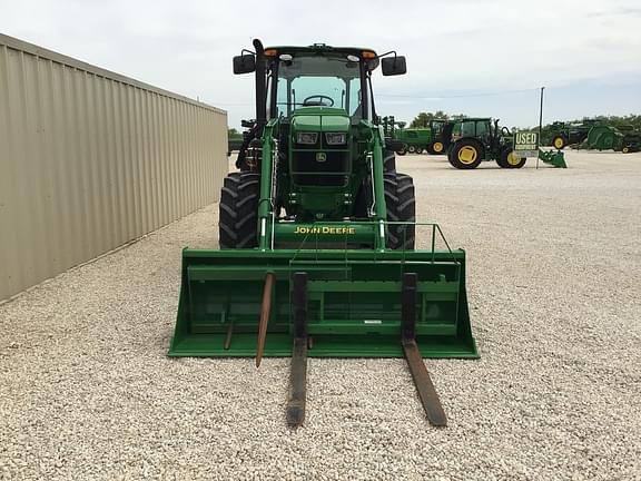 Image of John Deere 6135E equipment image 3