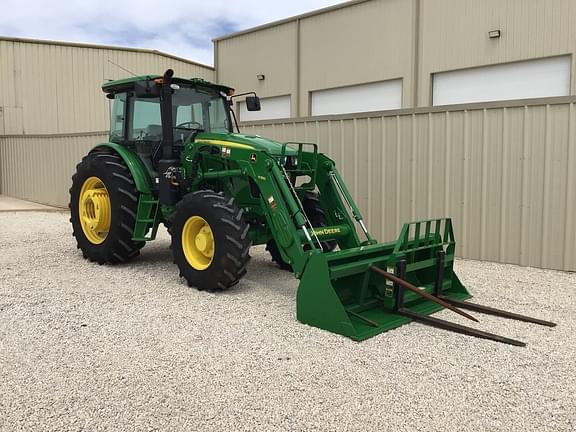 Image of John Deere 6135E equipment image 2