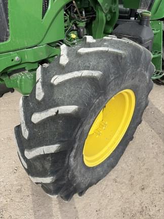 Image of John Deere 6135E equipment image 2