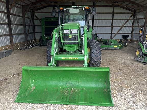 Image of John Deere 6135E equipment image 3