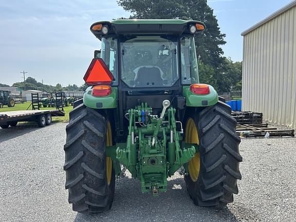 Image of John Deere 6135E equipment image 4