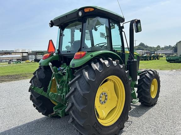 Image of John Deere 6135E equipment image 3