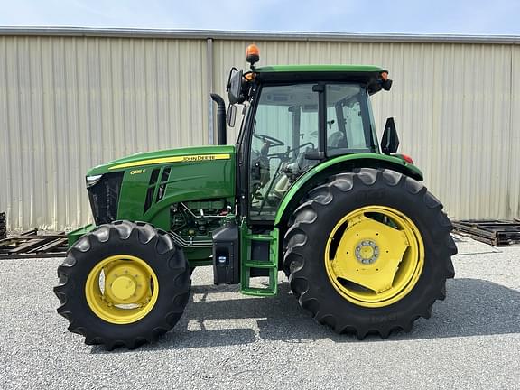 Image of John Deere 6135E equipment image 1