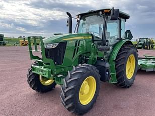 Main image John Deere 6135E 4