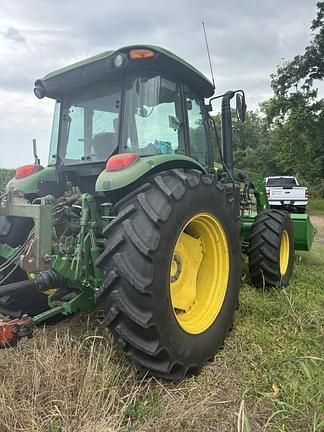 Image of John Deere 6135E equipment image 4