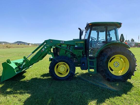 Image of John Deere 6135E equipment image 3