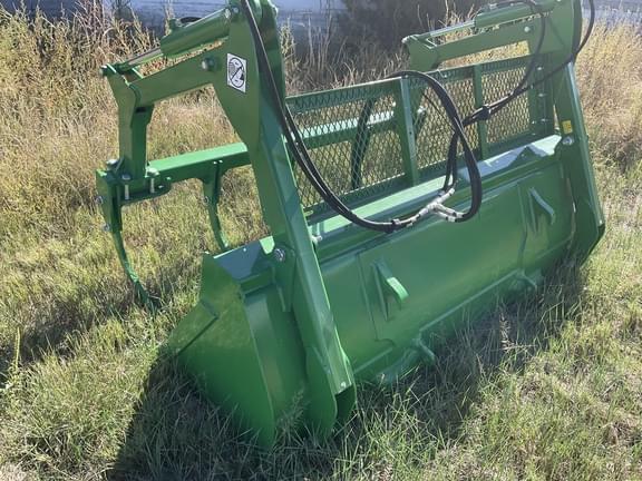 Image of John Deere 6135E equipment image 4